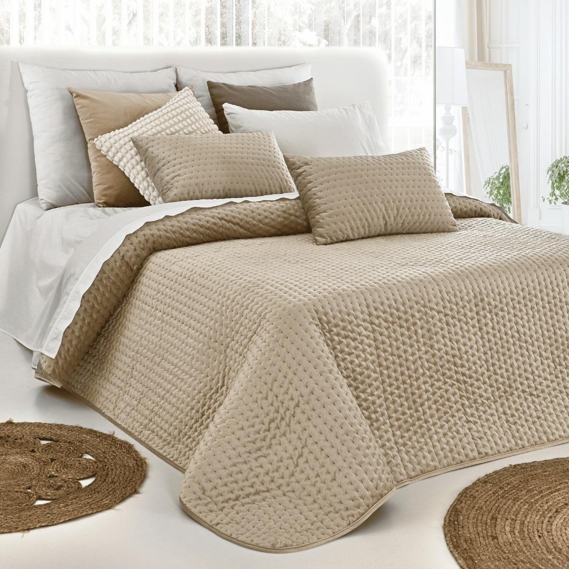 Trapunta Elise 150 cm - Set trapunta più 2 cuscini imbottiti