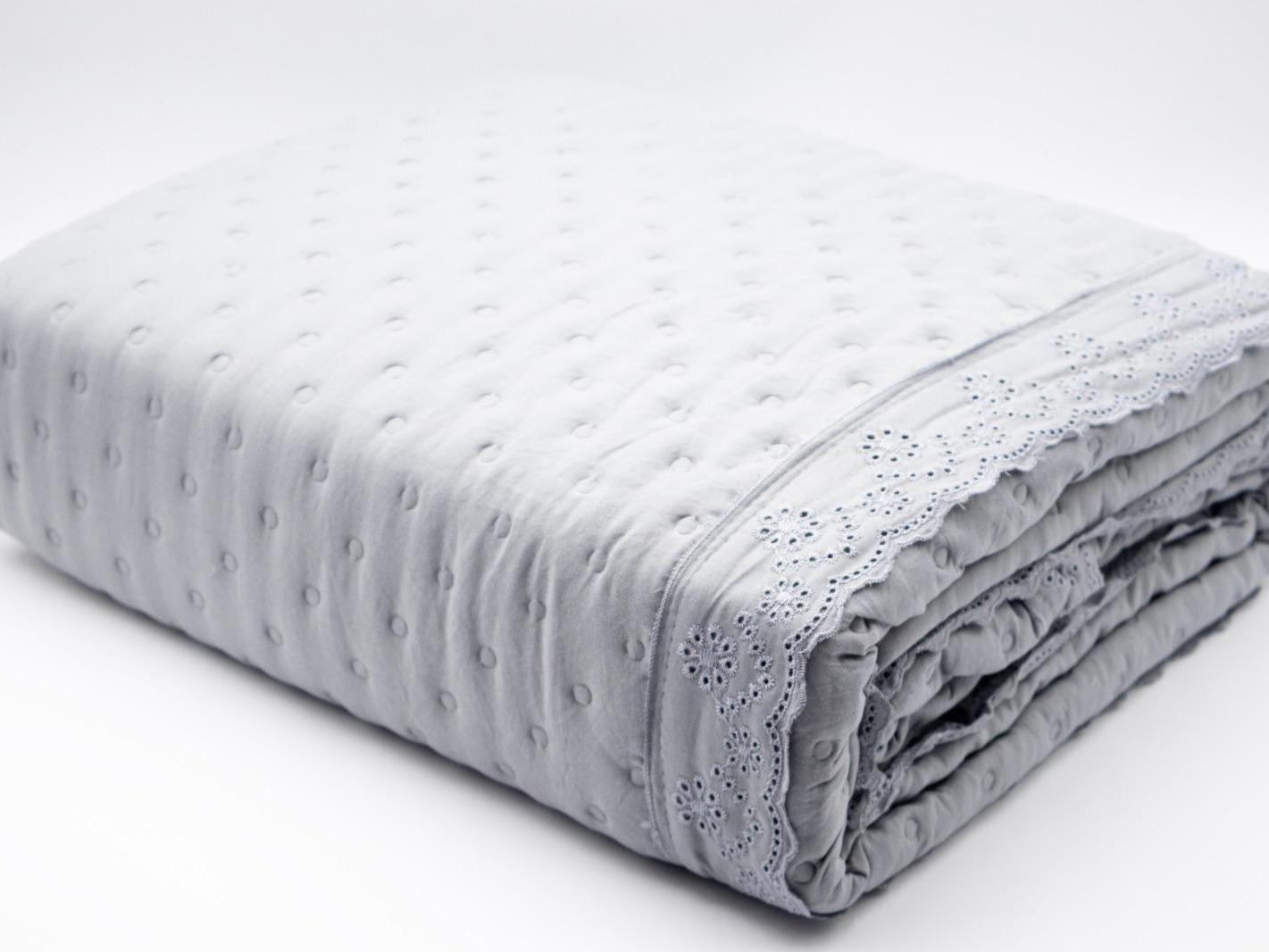 Colcha Encaje Chic + 2 cojines fundas de 50x70cm (Blanco · Gris · Beige · Rosa)