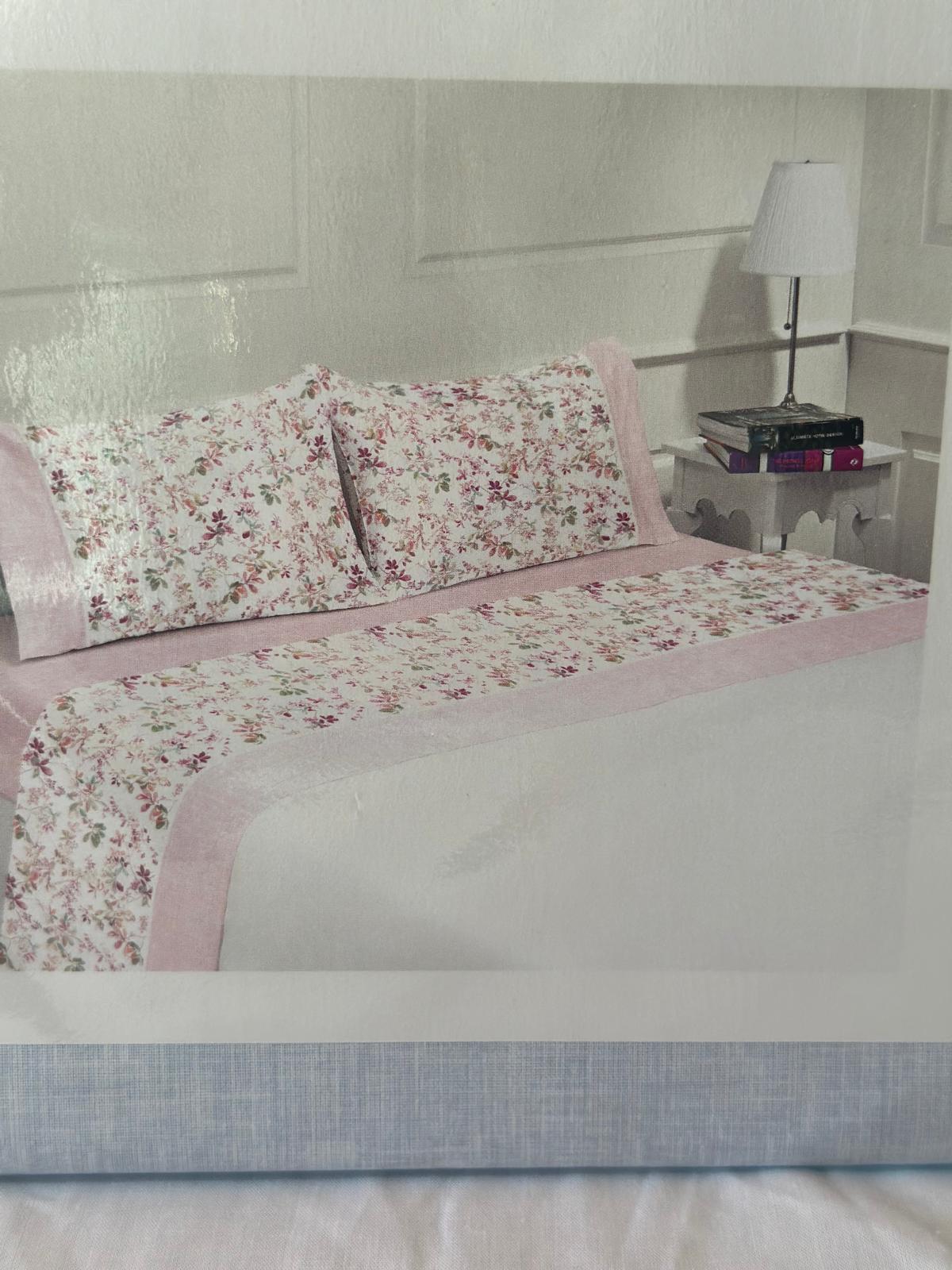 Juego de Sábanas Florales  Rosa / Azul / Gris  Lorena Hogar  De 90 a 150 cm