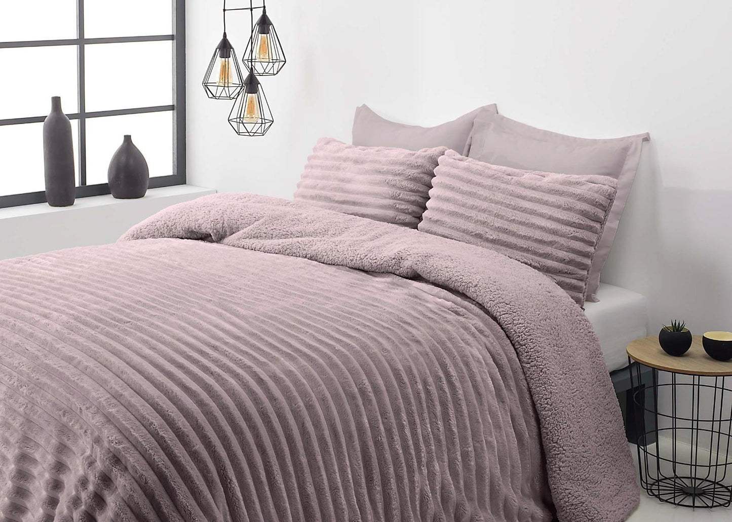 Edredón Sherpa Ultra Suave con 2 Fundas de Cojín - Modelos Rabbit y Macarena - Cálido y Acolchado Invierno (Camas 105/150/180)