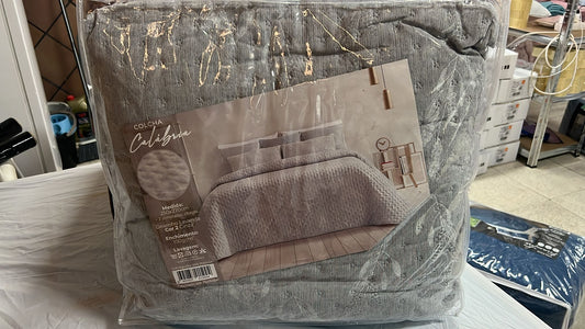 Colchas variadas precio BOMBA I LORENA HOHAR I 250x270 con dos cojines