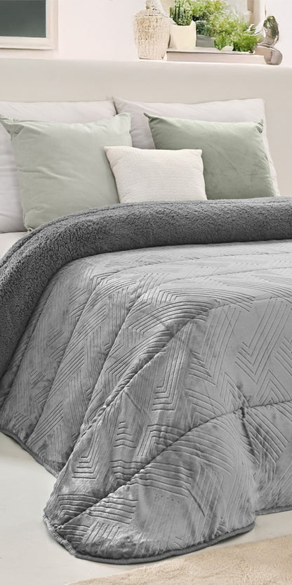 Edredón Fiorenza Jacquard con Sherpa  Elegancia y Calor para tu Invierno
