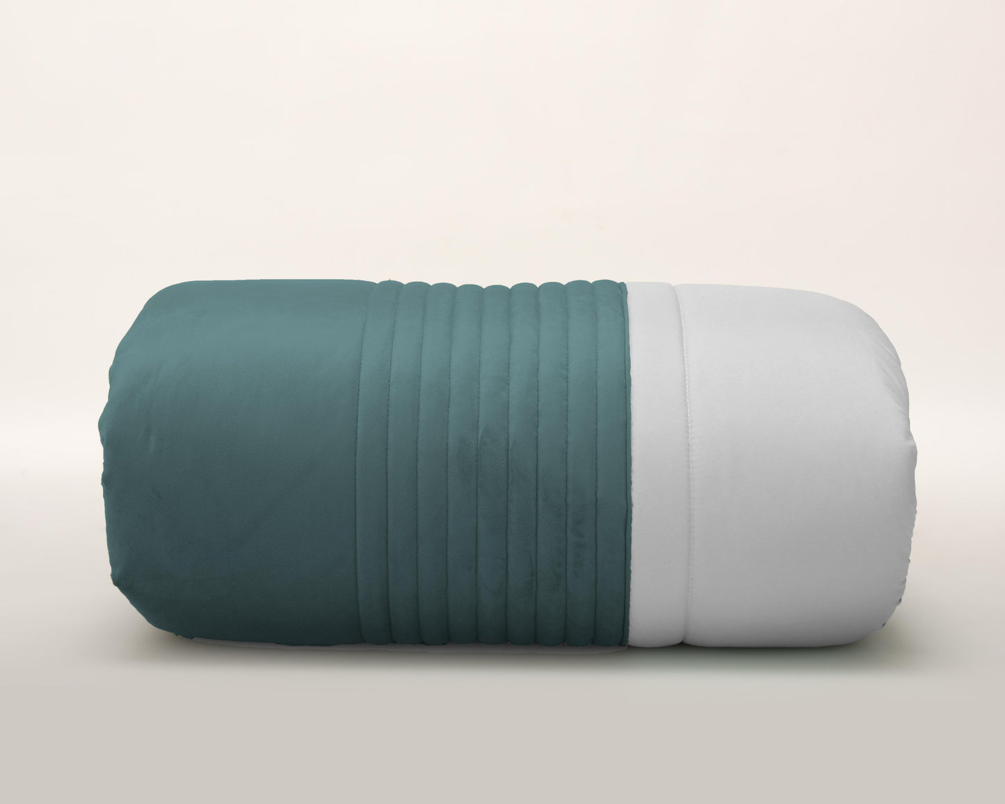 Edredón Siena con 2 Cojines Rellenos  Medida 250x260  Varios Colores