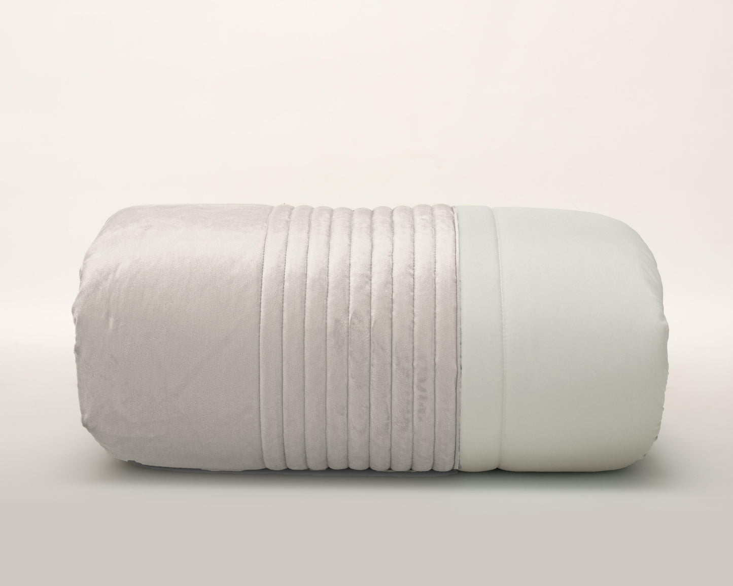 Edredón Siena con 2 Cojines Rellenos  Medida 250x260  Varios Colores