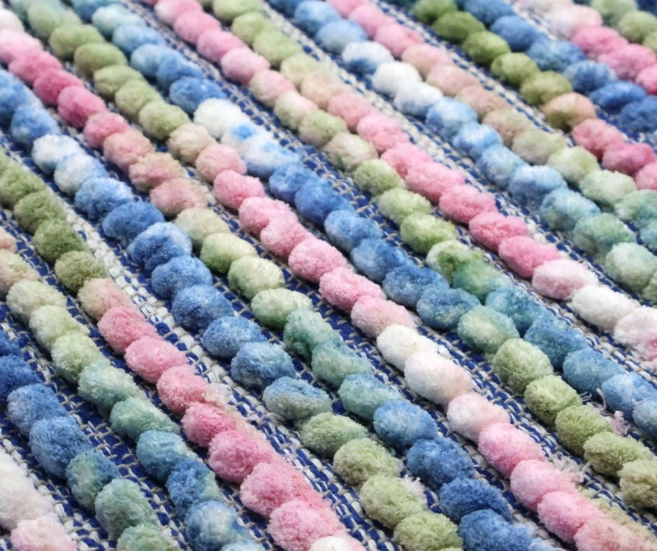 Alfombra Pompom Multifunción – 50x80 cm – Suave y Antideslizante