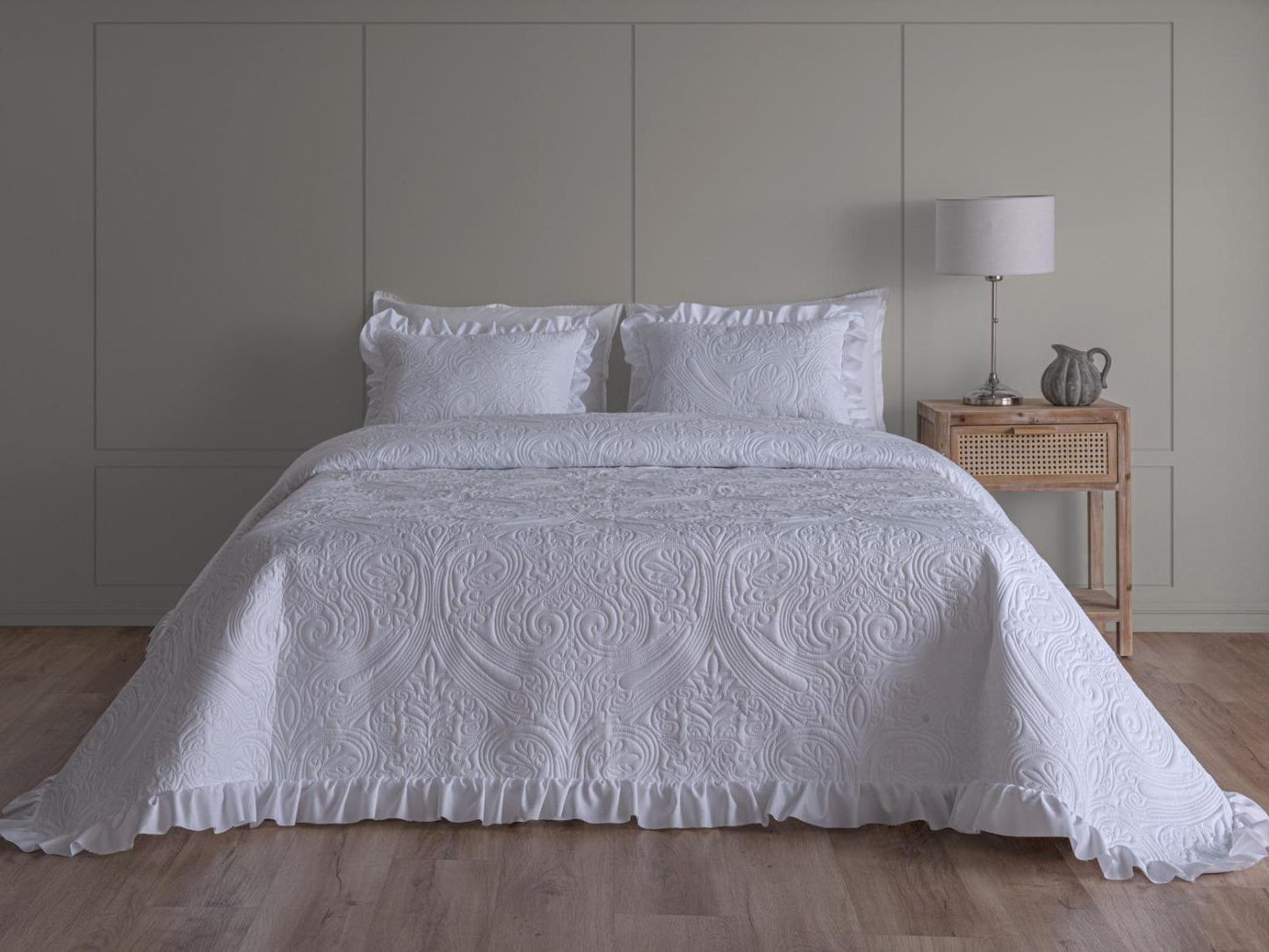 Colcha Mykonos - Juego de 2 cojines rellenos incluídos para cama de 150cm - Elegancia Atemporal
