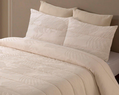 Colcha Noémie  Jacquard de Terciopelo con Relieve  Medida 250x270 cm + 2 Cojines Rellenos