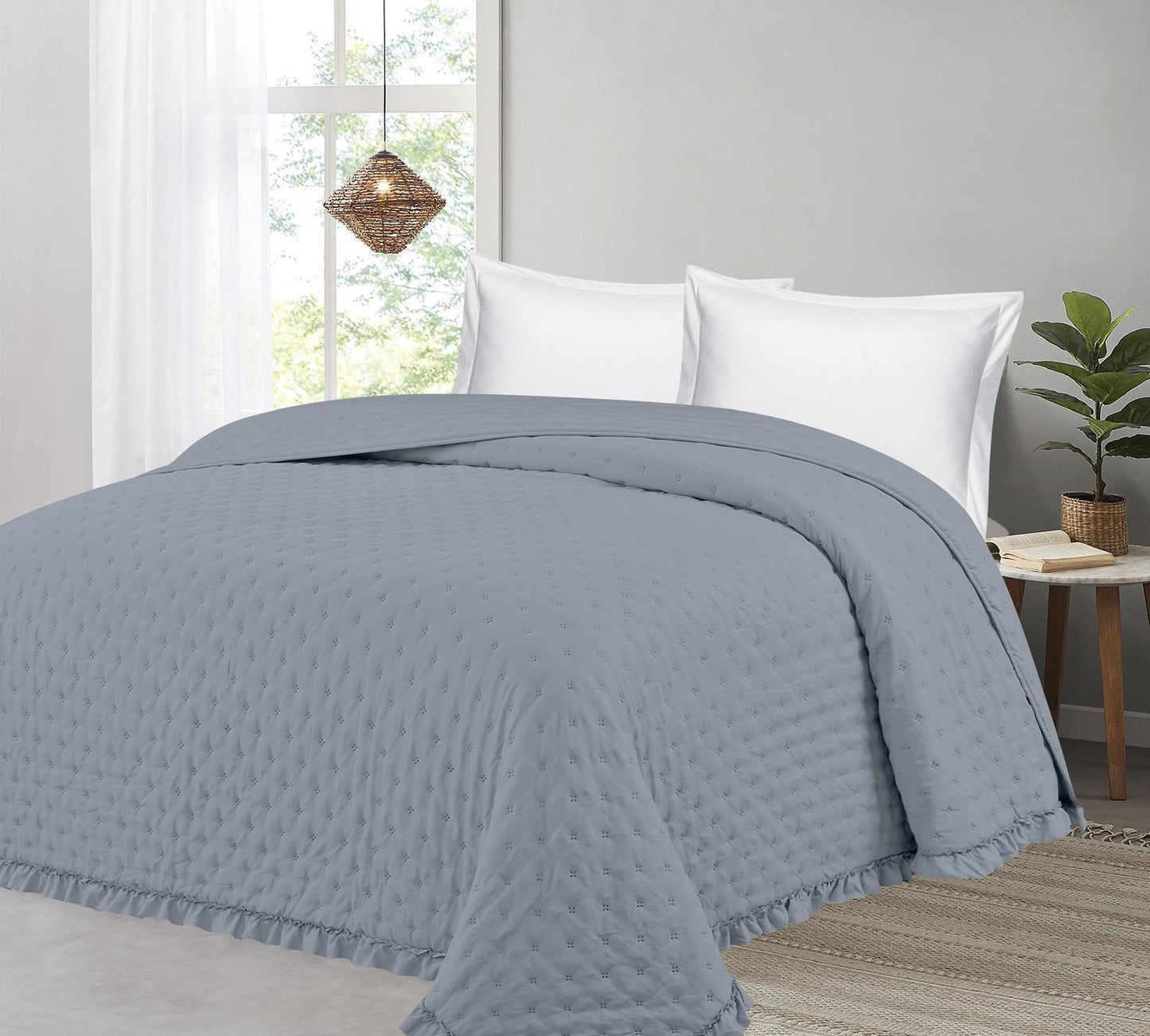 LORENA HOGAR Colcha Modelo FLOR Rosa Claro Minimalista y Ligera para Días Calurosos Tamaño Queen Ideal para Cama Frescura y Elegancia