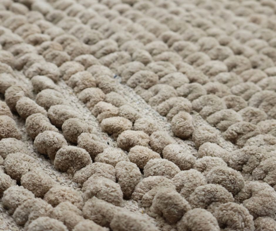 Alfombra Pompom Multifunción – 50x80 cm – Suave y Antideslizante
